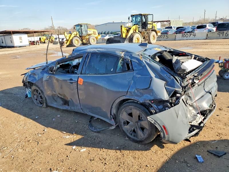 2025 Toyota Prius le