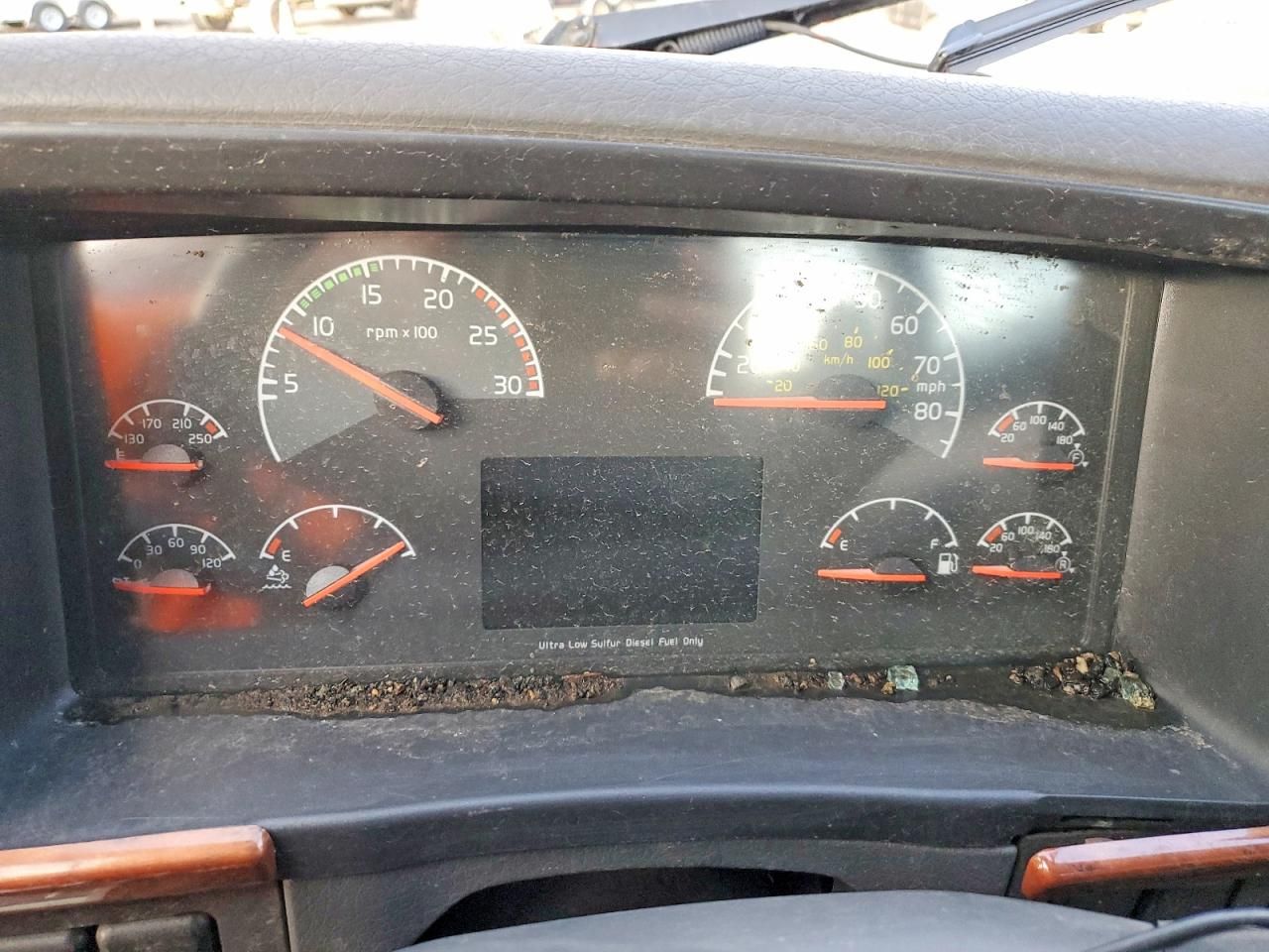 2011 Volvo VNM Semi Truck