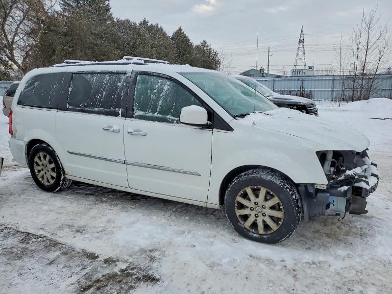 2015 Chrysler Town & Country Touring l