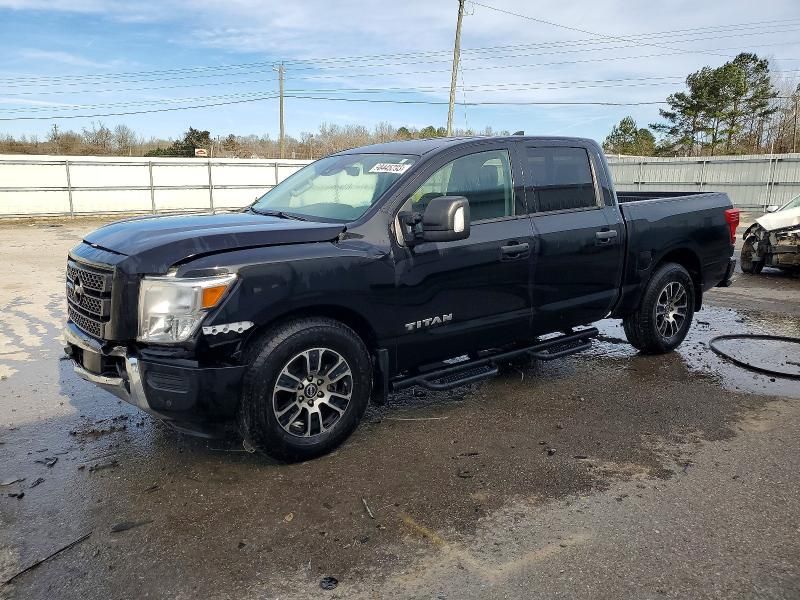 2023 Nissan Titan sv