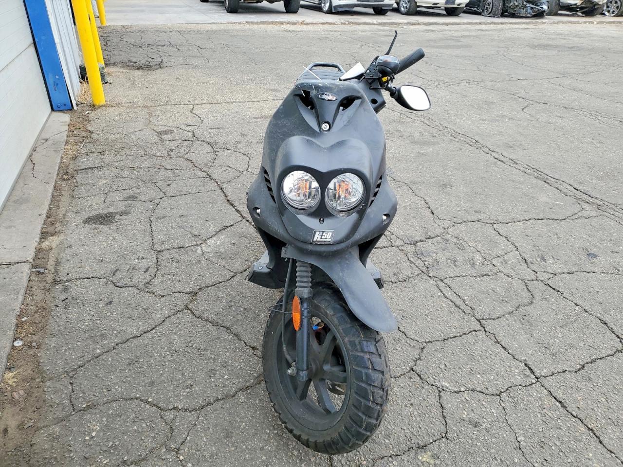 2024 Genuine Scooter Co. Roughhouse 50