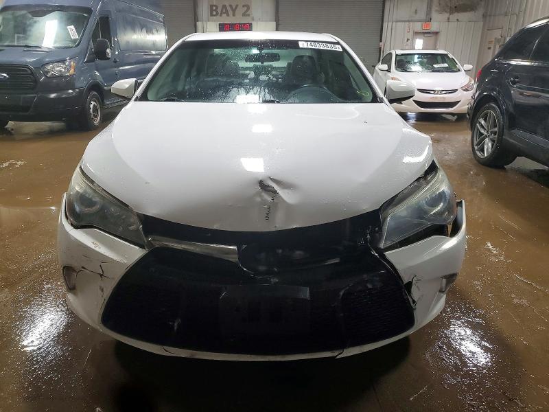 2016 Toyota Camry le