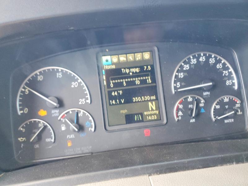 2019 Freightliner Cascadia 126 Semi Truck