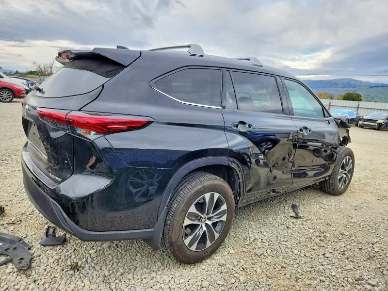 2022 Toyota Highlander xle