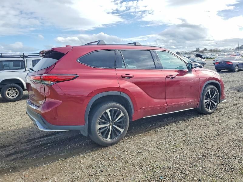 2022 Toyota Highlander xse