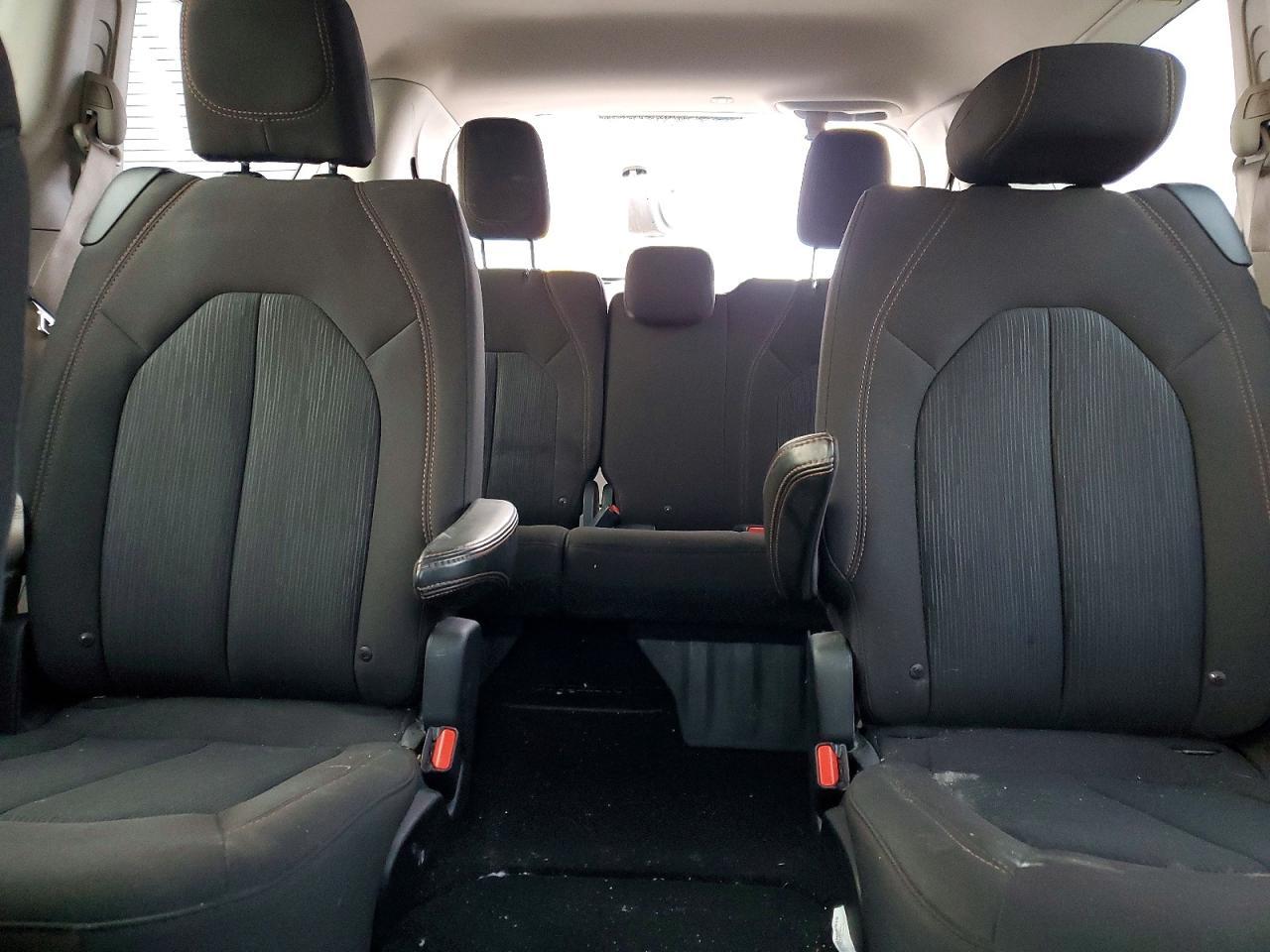 2017 Chrysler Pacifica lx