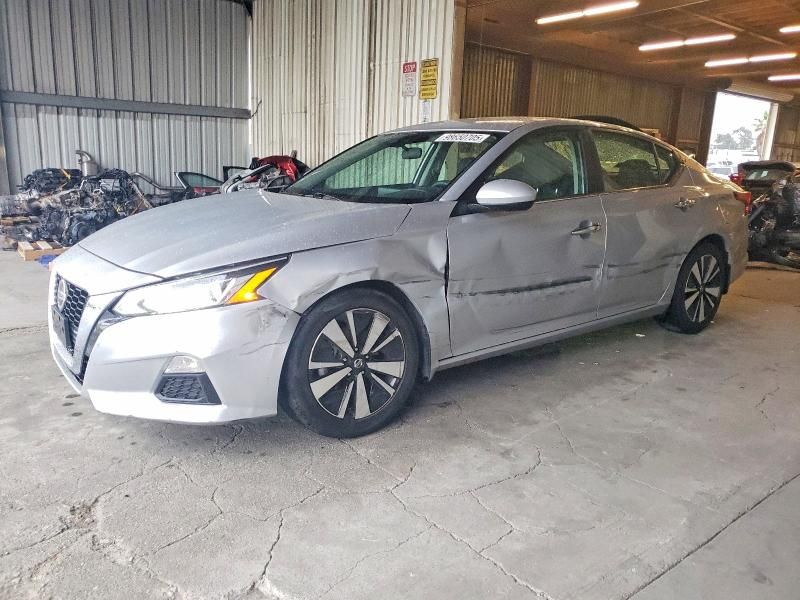 2021 Nissan Altima sv