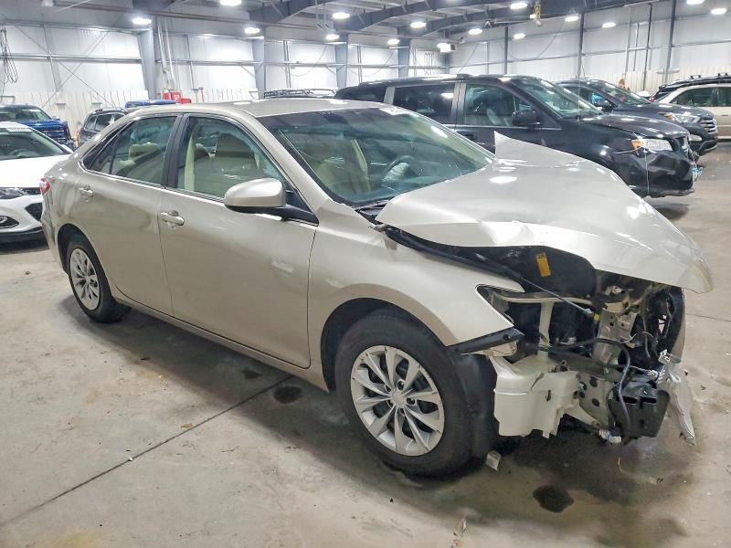 2015 Toyota Camry le