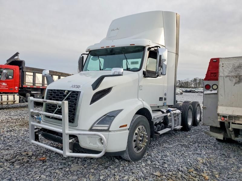 2020 Volvo Vnr Semi Truck