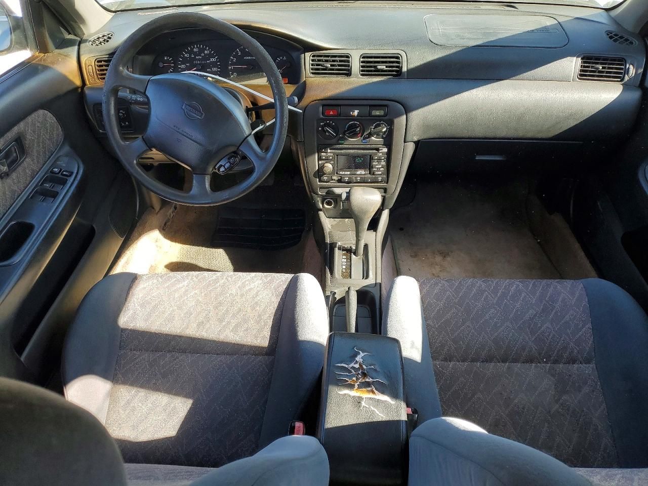 1999 Nissan Sentra Base