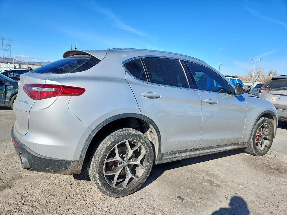 2019 Alfa Romeo Stelvio ti