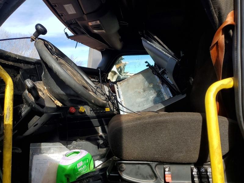 2023 Freightliner Cascadia 126 Semi Truck