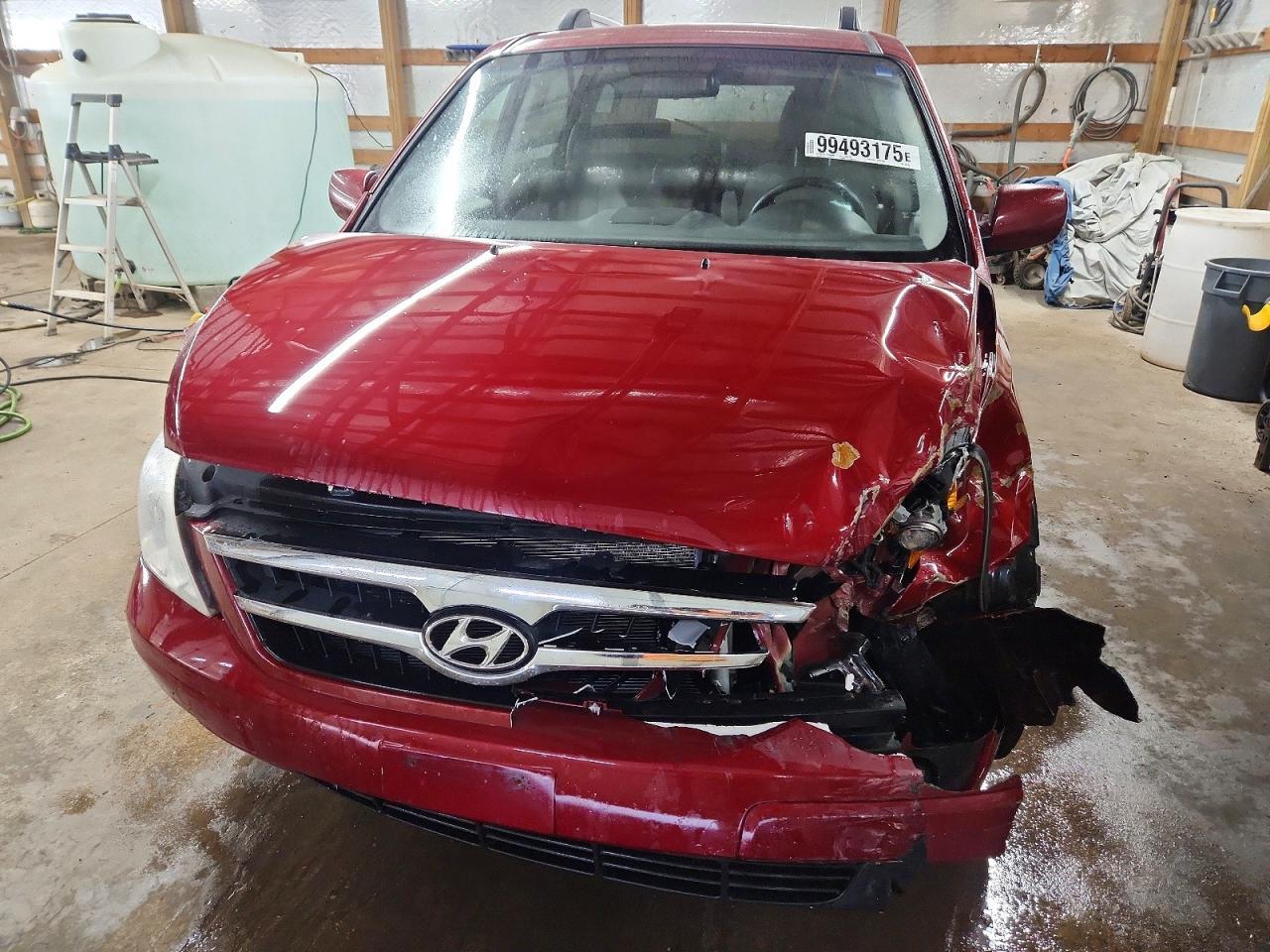 2008 Hyundai Entourage gls