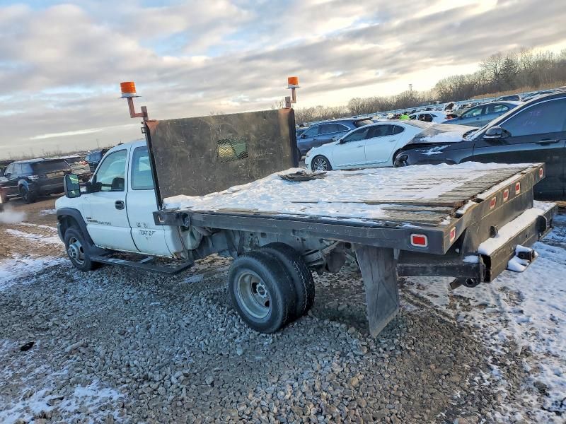 2006 GMC Sierra Flatbed Truck