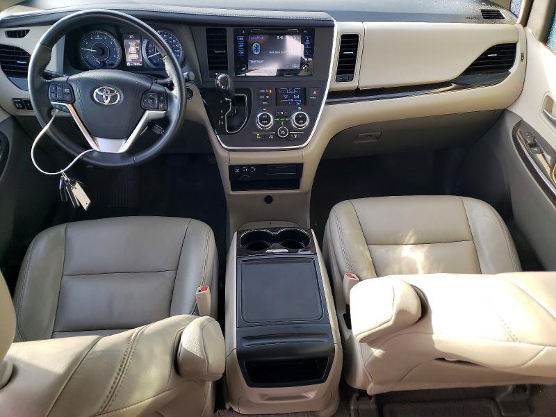 2015 Toyota Sienna xle