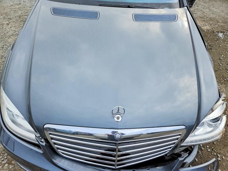 2010 Mercedes-Benz S 550