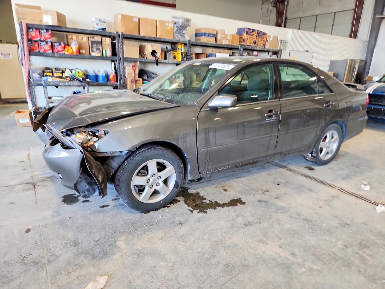 2005 Toyota Camry le