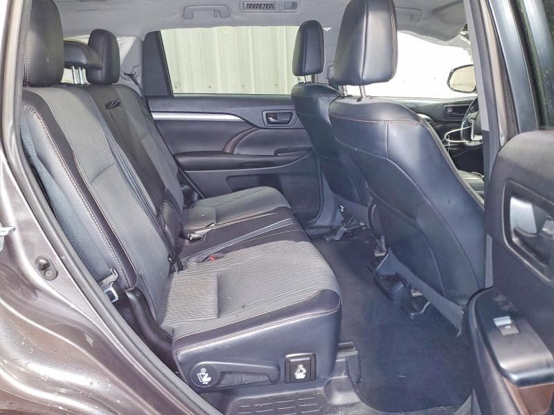 2016 Toyota Highlander le