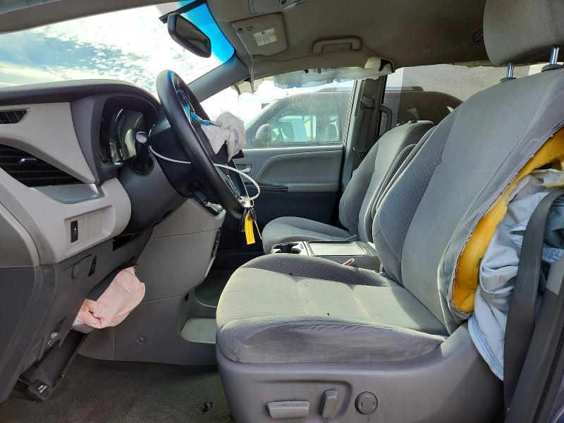 2015 Toyota Sienna le 8-passenger