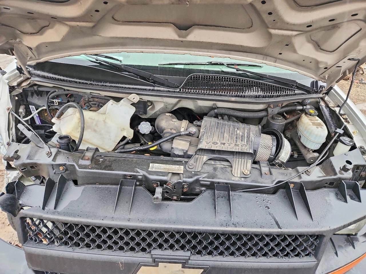 2005 Chev Express Cargo 3500 1