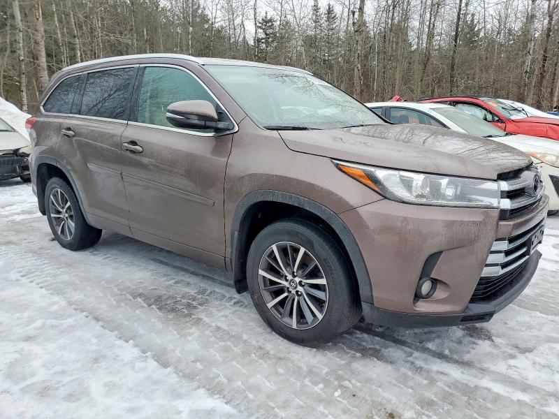 2017 Toyota Highlander se