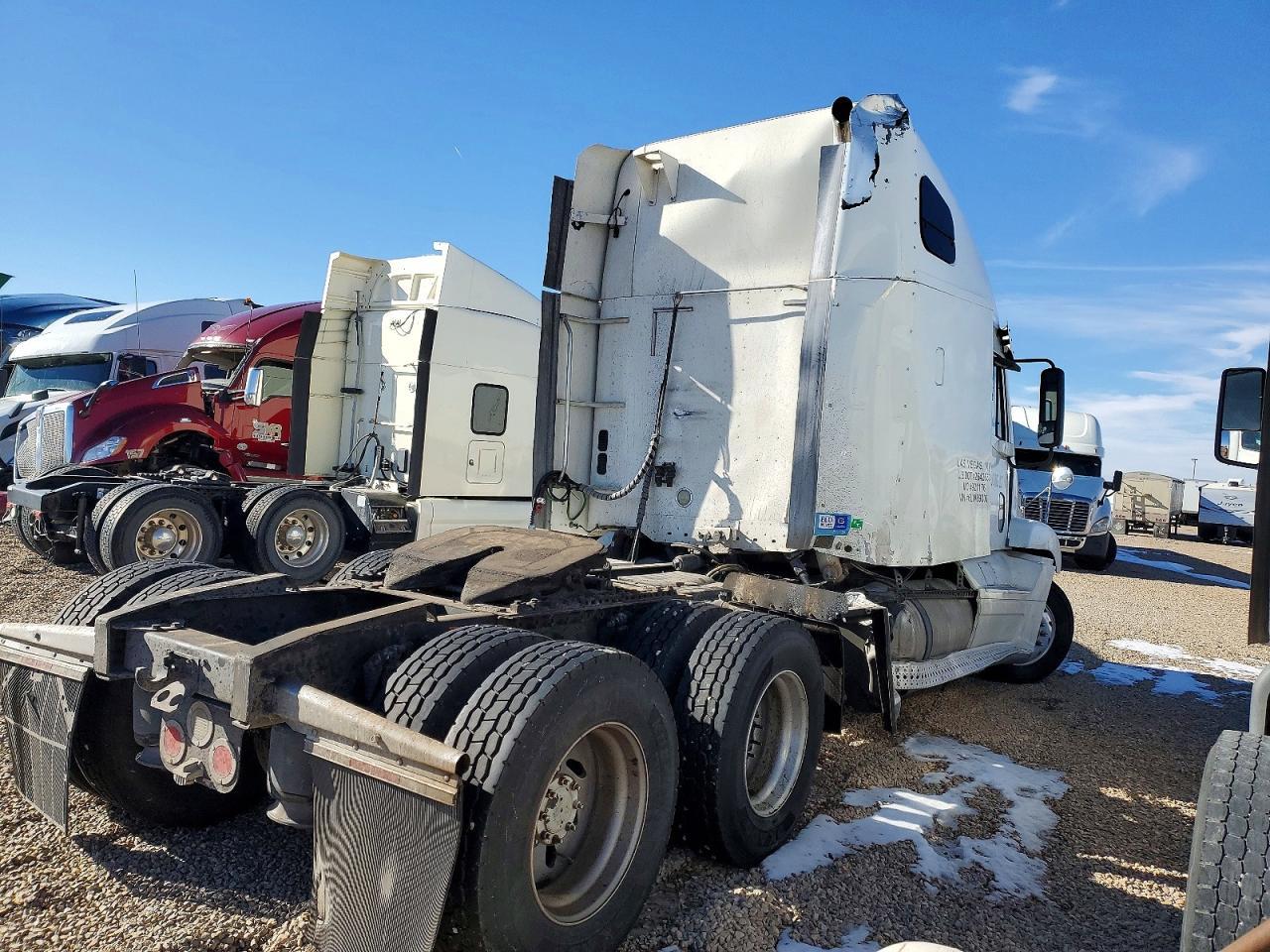 2006 Freigliner 2006 Freightliner CST120 Semi Truck