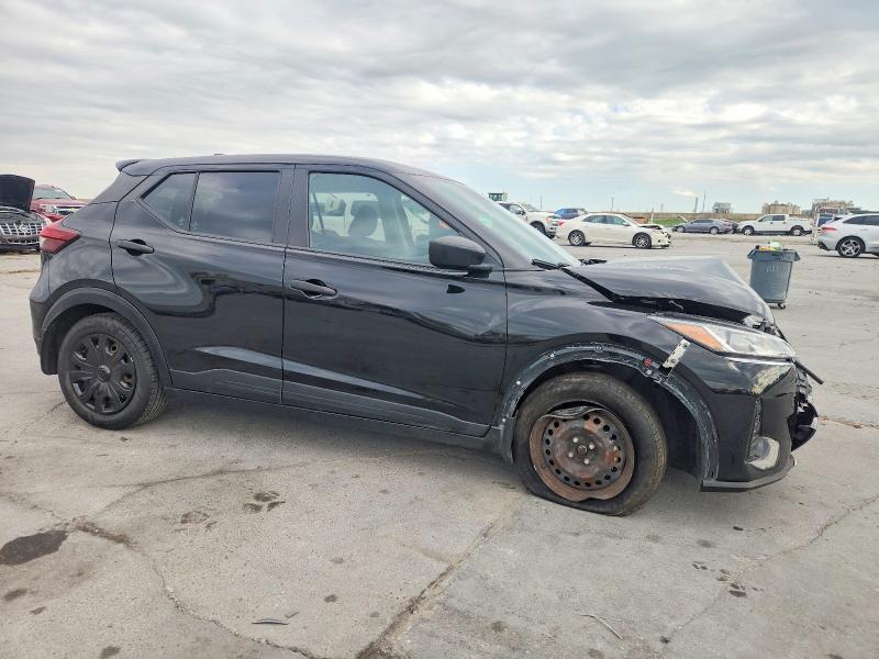 2022 Nissan Kicks s