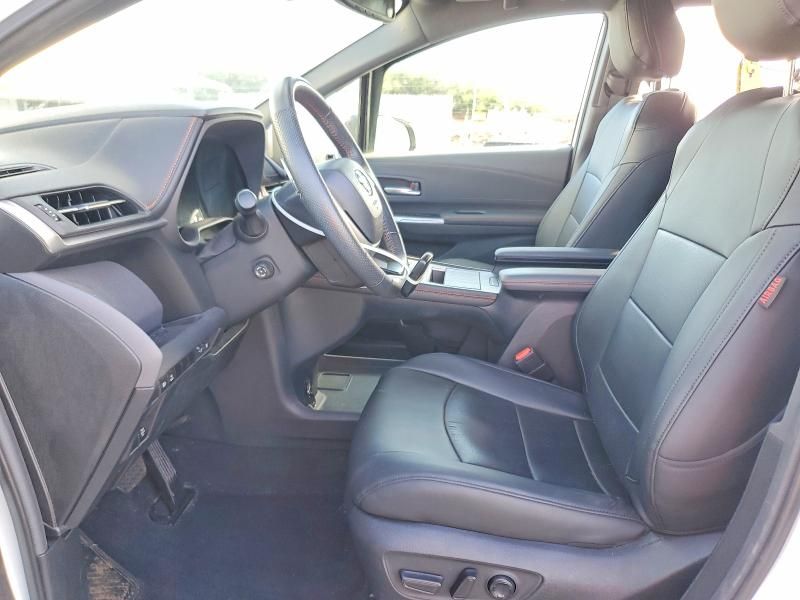 2024 Toyota Sienna xse