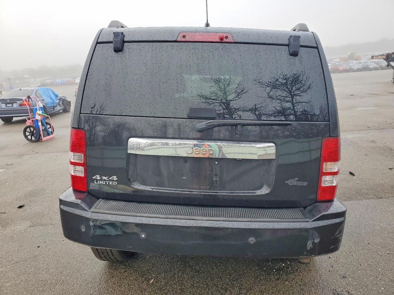 2012 Jeep Liberty jet