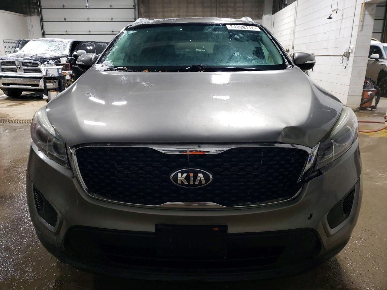 2016 KIA Sorento lx