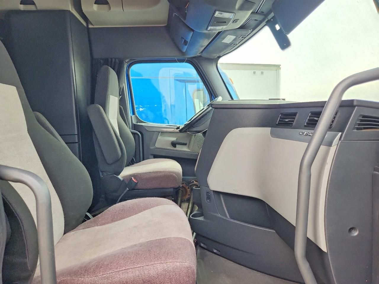 2019 Freightliner Cascadia 126 Semi Truck