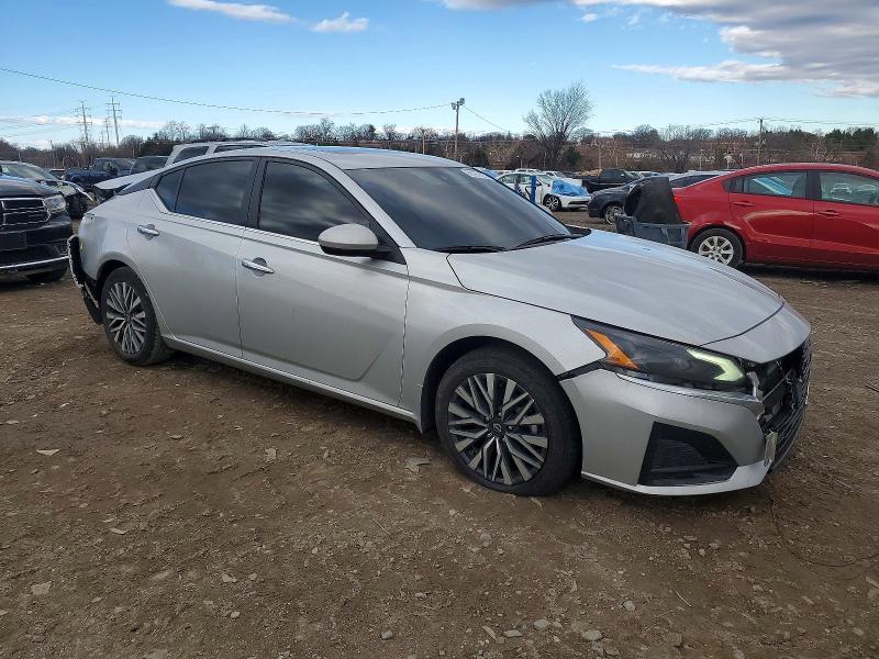 2024 Nissan Altima sv