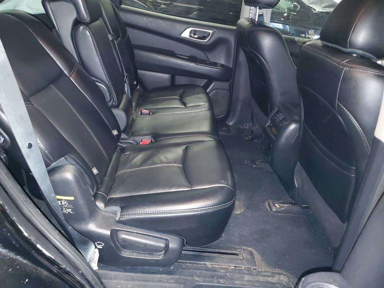 2016 Nissan Pathfinder s