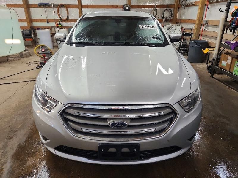 2017 Ford Taurus sel