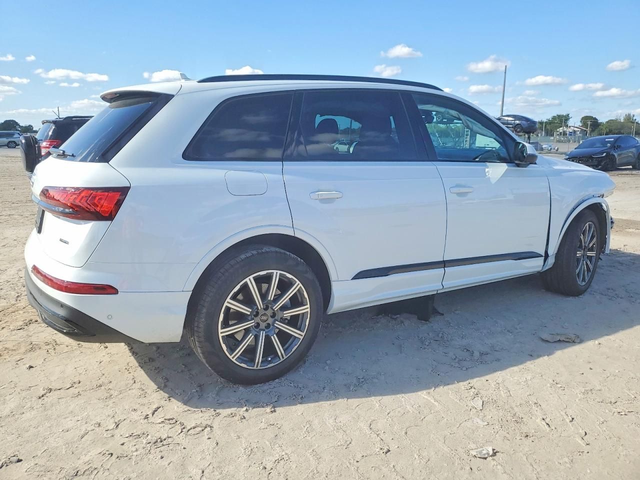 2023 Audi Q7 Premium Plus