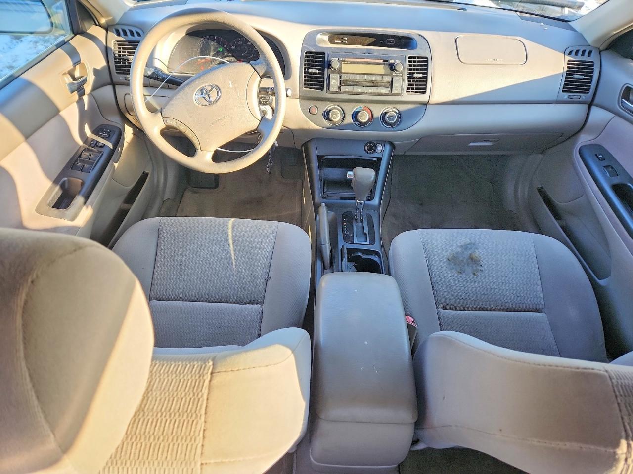 2005 Toyota Camry le