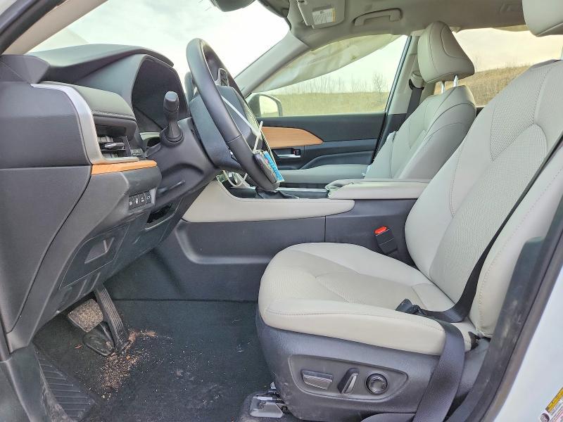2025 Toyota Grand Highlander le
