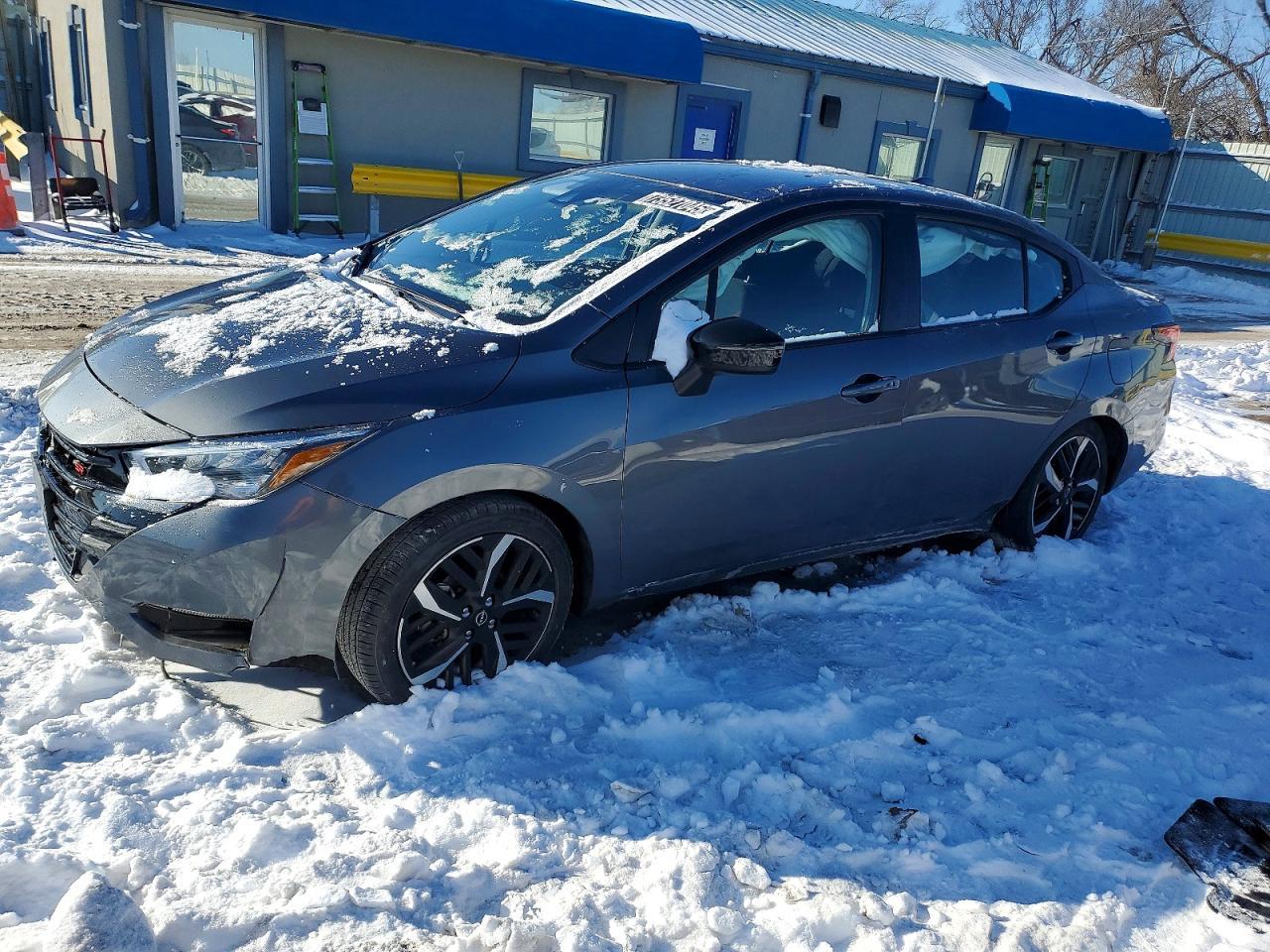 2024 Nissan Versa sr