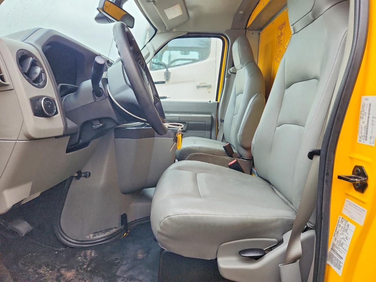 2022 Ford Econoline-BOX Truck