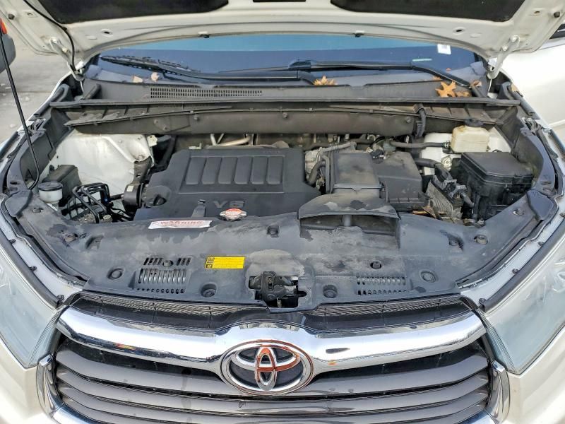 2016 Toyota Highlander le