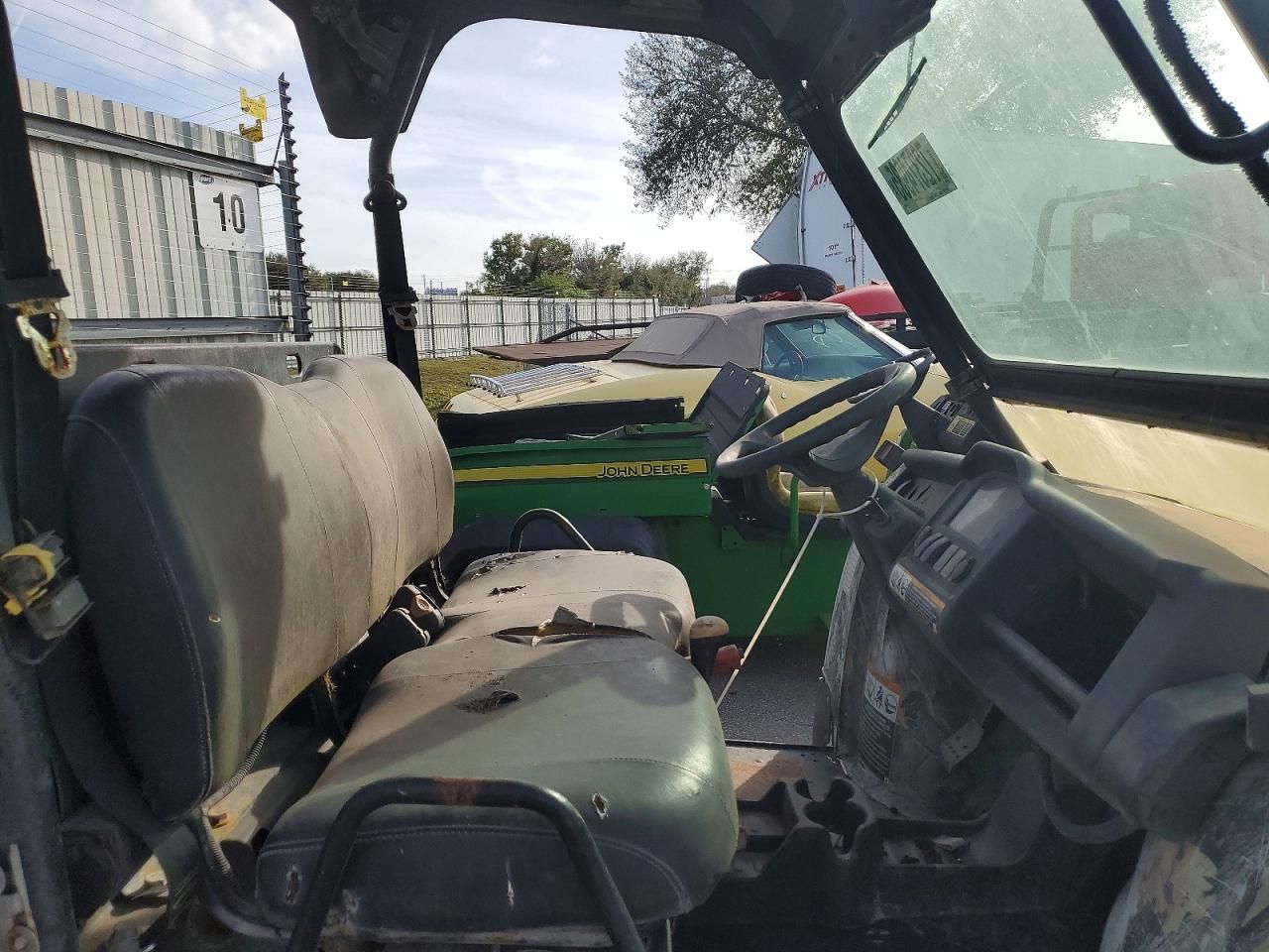 2018 John Deere 825M