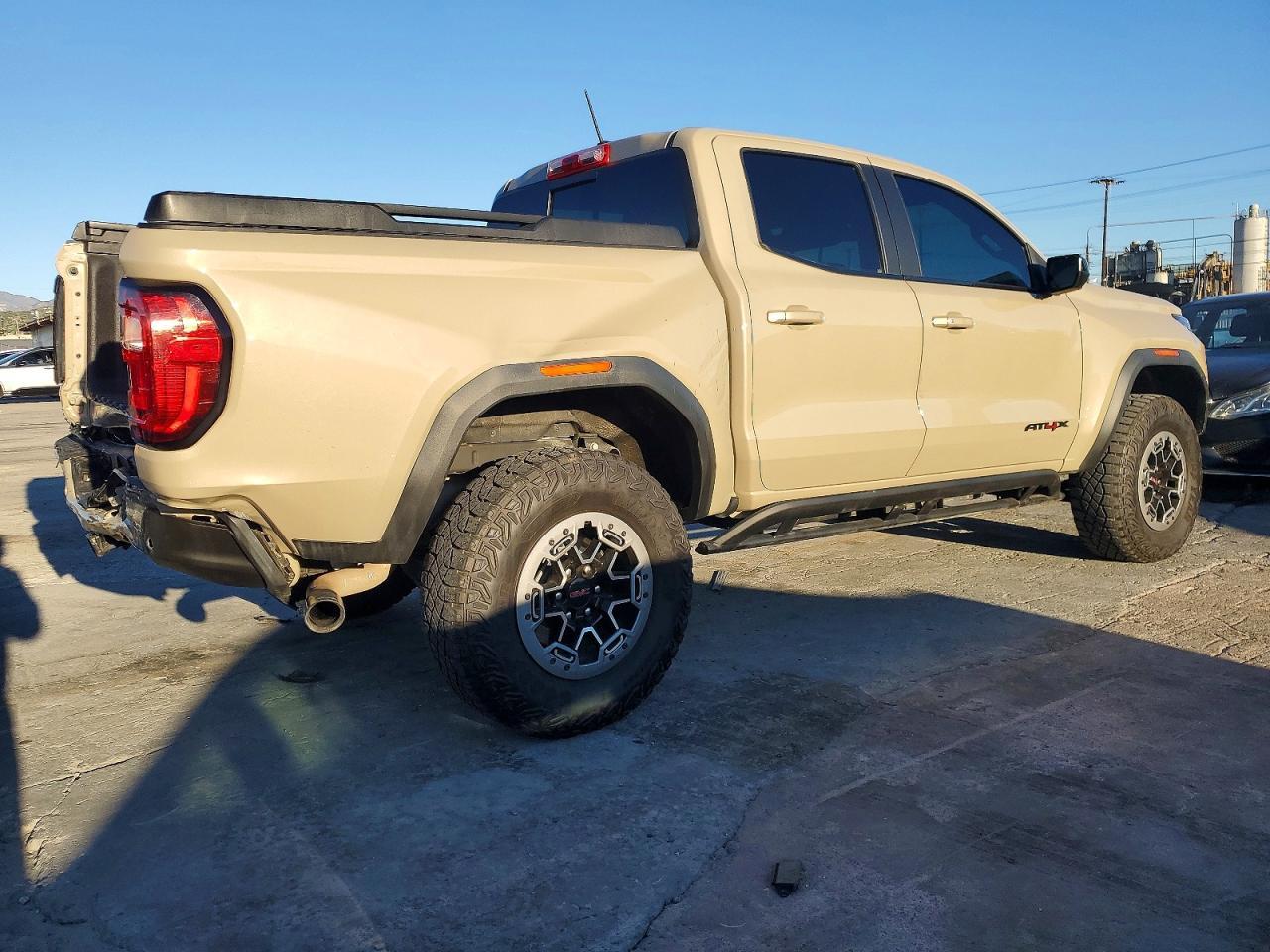 2023 GMC Canyon At4x
