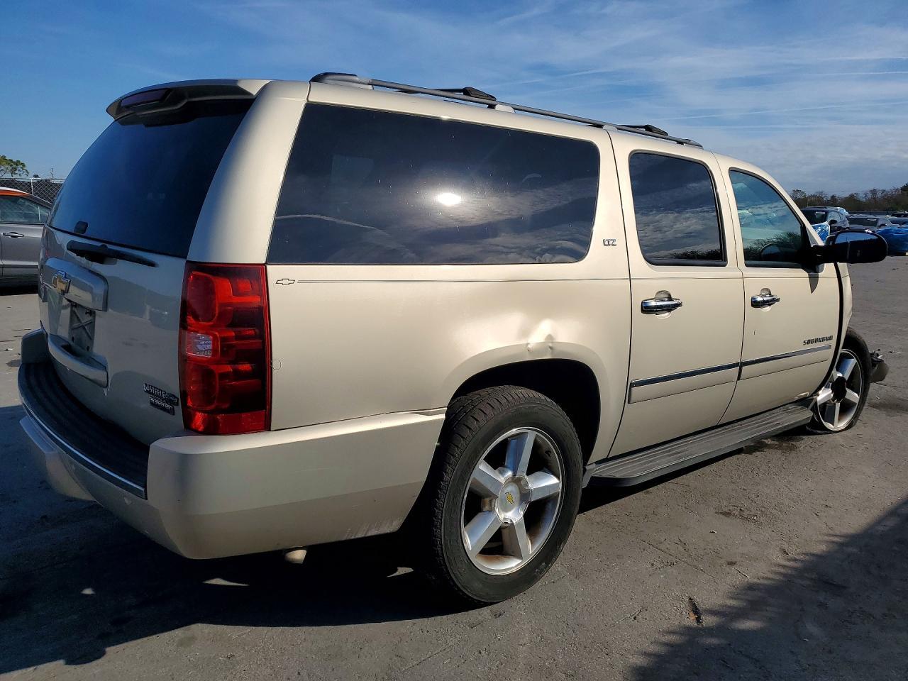 2012 Chevrolet Suburban C1500 ltz
