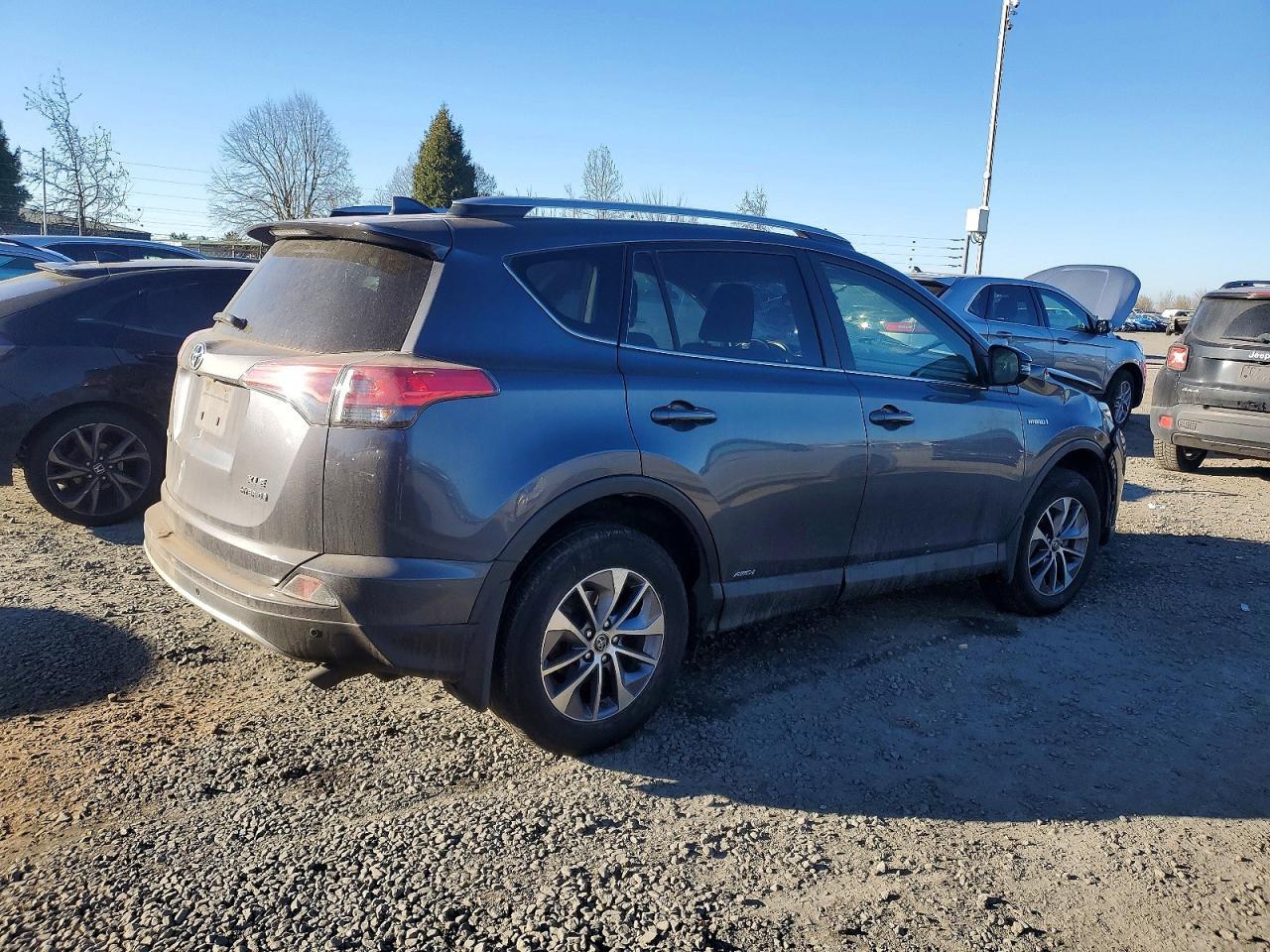 2017 Toyota Rav4 hv le