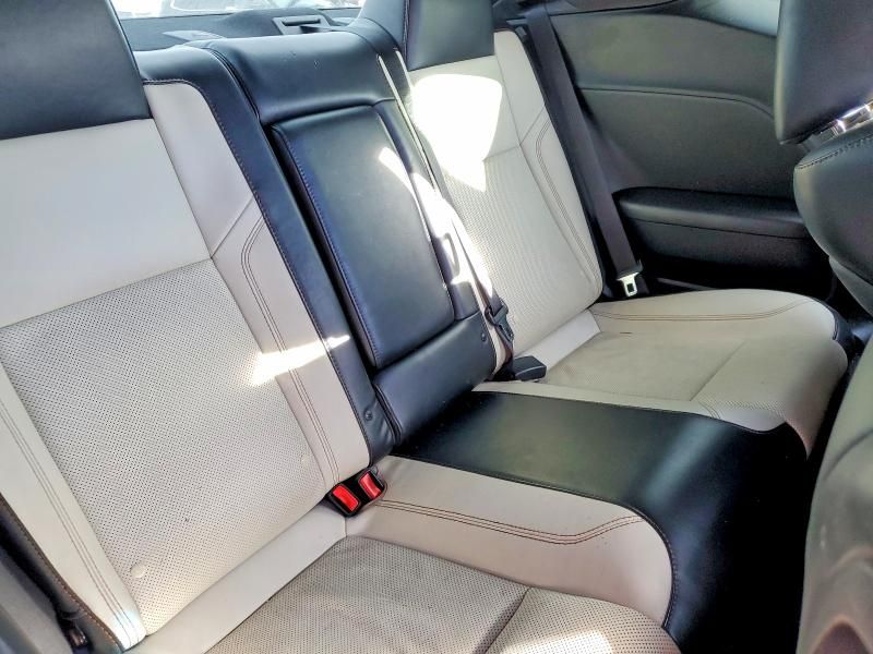 2015 Dodge Challenger sxt Plus