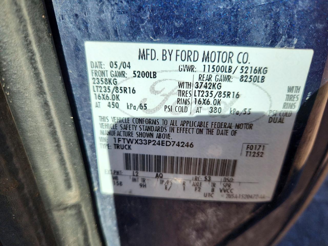 2004 Ford F350 Super Duty Flatbed Truck