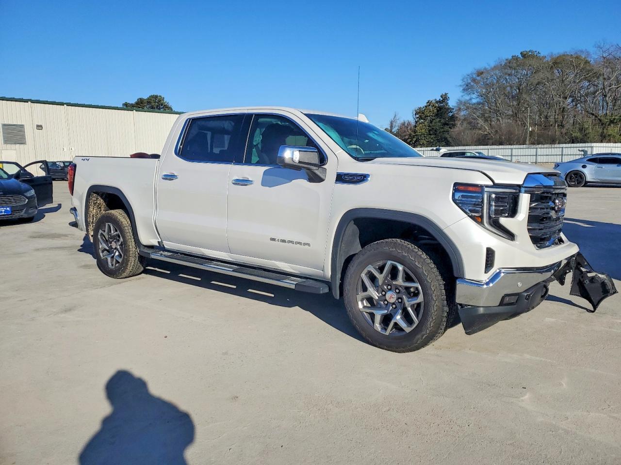 2024 GMC Sierra K1500 slt