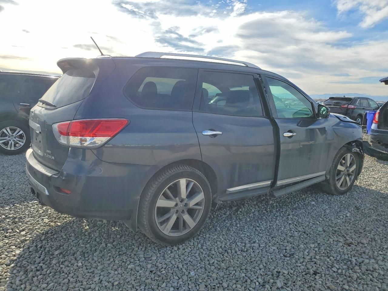 2014 Nissan Pathfinder s