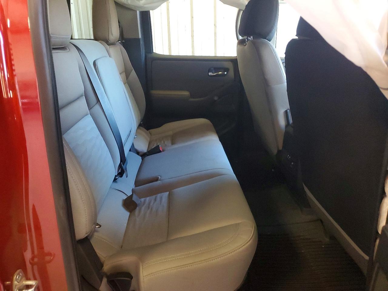 2023 Nissan Frontier sv