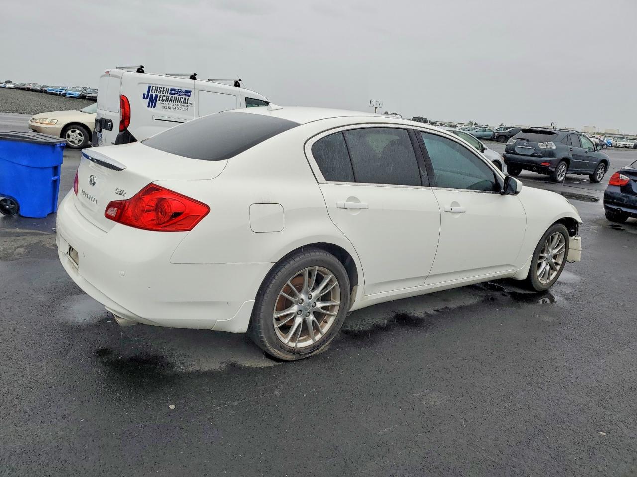 2012 Infiniti G37